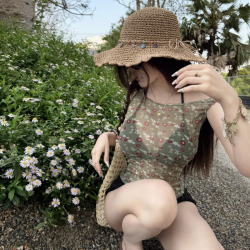 安与·洛施琪 新款法式复古碎花显瘦V领度假风吊带三件套泡温泉度假泳衣女 图片色 M