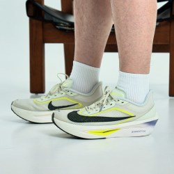NIKE Zoom Fly 6 碳板竞速 跑鞋