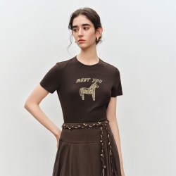 自巧 小个子简约撞色小马字母立体绣花正肩T恤上衣女2026夏季新款