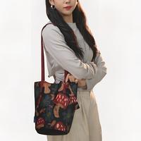 典舍 原创小众设计文艺小清新大容量通勤单肩斜跨水桶包布包女V947