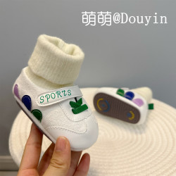 秋冬新生婴儿0-1岁男女宝宝加厚软底鞋袜不掉跟保暖加厚棉鞋袜
