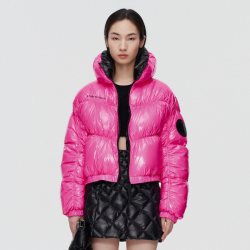 波司登 奥莱多巴胺羽绒服女漆皮光感面料蓬松高腰超短款外套潮