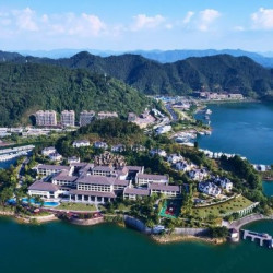 千岛湖君澜度假酒店(中心湖景区店) 中心湖景双床房（阳台）1晚
