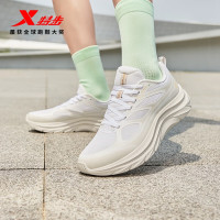 特步 女款防滑通勤慢跑鞋
