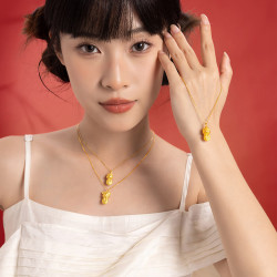 周六福 七夕情人节礼物黄金吊坠男女足金十二生肖抱财吉祥物挂坠 定价T 吉庆萌马 -1.3g