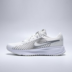 NIKE RUN DEFY 男子跑步鞋 HM9594-102