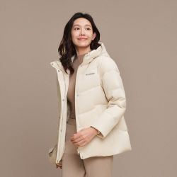 波司登 女子连帽保暖厚羽绒服