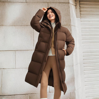 波司登 奥莱羽绒服女长款宽松过膝外套冬亲肤抗皱舒适生活2.0
