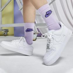 NIKE Air Force 1 '07 女子运动板鞋 DD8959