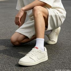 AIR JORDAN Jordan Air Jordan 1  OG男款米白色低帮复古休闲板鞋