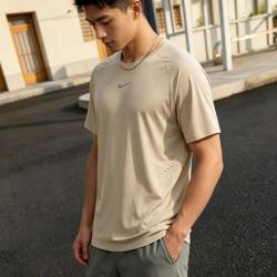 NIKE 男款圆领户外健身透气跑步上衣运动休闲短袖T恤