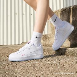 NIKE AIR FORCE 1 '07轻便舒适低帮女子运动休闲鞋