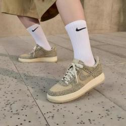 NIKE AIR FORCE 1 '07 LV8轻便舒适低帮男子运动休闲鞋