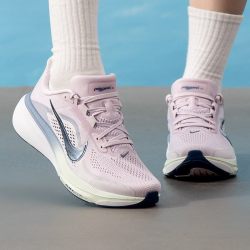 NIKE Pegasus 42 网面透气 跑步鞋IB1881-500