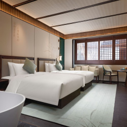 衢州常山开元观堂酒店1晚+可甜可言双人小吃套餐1份+本地特产+北门历史文化街区、东明湖公园、徐村大草坪+欢迎水果