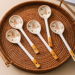 新疆包邮哥山茶花网红陶瓷家用勺汤勺干饭汤匙调羹长柄勺可爱