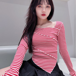 红白条纹拼接修身性感斜边T恤夏季设计感显瘦新款短袖上衣潮露肩