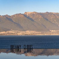 六诏山·View Holiday海景度假民宿(大理理想邦洱海店) 云栖270°海景露台泡池大床房【270°环海·云中泡池】1间夜