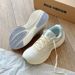 安踏 叶子6 女子轻质缓震跑步鞋