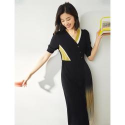 珂思 时尚拼接针织设计感V领连衣裙拼色百褶时尚别致通勤裙子女