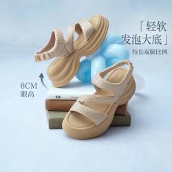 百思图 2026夏季闪钻老爹运动凉鞋时尚休闲户外女鞋