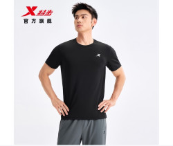 特步 吸湿速干短袖T恤