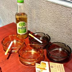 ins风轻奢时尚经典创意家用卧室酒店办公室小酒馆圆形玻璃烟灰缸