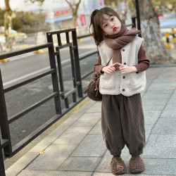女童马甲春秋儿童秋动装2024新款洋气宝宝羊羔绒加厚毛衣三件套潮