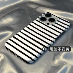 C 【裸机手感】黑白条纹苹果17pro手机壳iPhone16菲林15pro硬壳1413小众12简约11 A款 iPhone 17 Pro