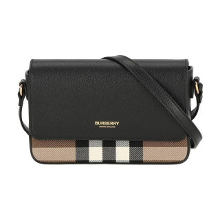 BURBERRY 女士迷你黑色皮革金色字母印花单肩包