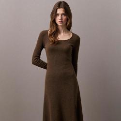 Massimo Dutti 温柔纯欲风大领口露锁骨方领长袖开叉针织连衣裙