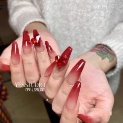 12*13红色大浮力歪心水晶玻璃尖底钻美甲饰品