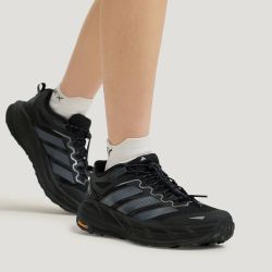 adidas TERREX FREEHIKER 男女款徒步鞋 KK1881