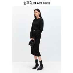 太平鸟 女装圆领绵羊毛连衣裙秋冬立体绞花柔软针织裙时尚长裙