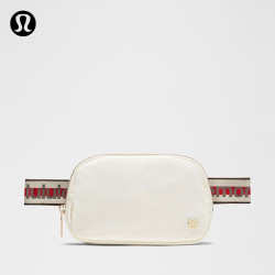 lululemon Everywhere 腰包 *条纹文字徽标