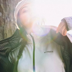 Columbia 速干衣女钛金系列26秋冬衣服半拉链弹力运动上衣AR9202 白色 M