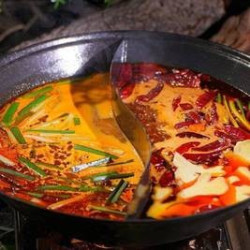 双拼鸳鸯锅随心选（2-3人）+素菜任选1份