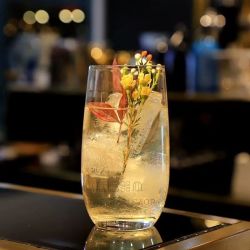 范哲萨 鸡尾酒杯喝酒高脚玻璃杯高级感器皿调酒杯水晶冷饮杯家用