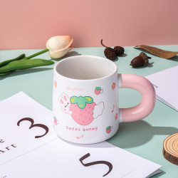 大容量草莓兔杯子马克杯可爱咖啡高颜值情侣喝水杯