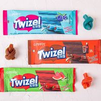 也美 3袋韩国进口Twizel夹心yem长条糖果q棒扭扭糖70g可乐树莓西瓜味