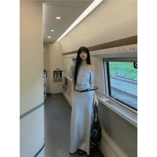 灰色斜肩洋气女装短款T恤上衣套装女夏季高腰半身裙休闲两件套