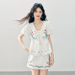 熙世界 白色棉麻绣花包臀短裙女2026夏季新款高腰显瘦a字半身裙子