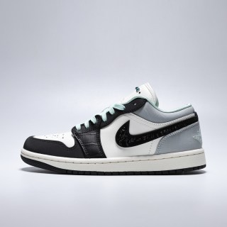 NIKE 滔搏NIKE耐克女子AIR JORDAN 1低帮复古运动休闲篮球鞋IX5001-101