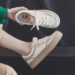 人本 皮面运动板鞋女韩版潮鞋学生平底单鞋休闲百搭透气低帮女球鞋