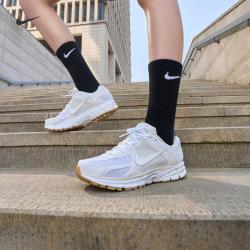 NIKE VOMERO 5 女款运动鞋