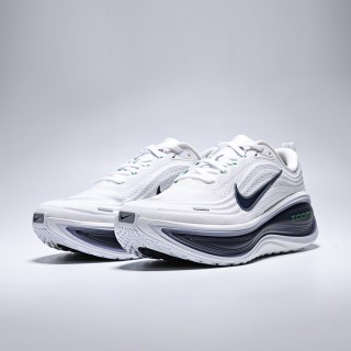 NIKE 滔搏丨NIKE耐克男子VOMERO PLUS运动训练回弹跑步鞋HV8150-109