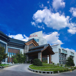 泰安东岳山庄1晚+双人国内景区线上语音讲解