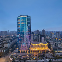 温德姆至尊酒店（成都东站店）1晚+熹德记中餐厅现金抵用券100元+宝格丽全套洗漱用品+SPA类产品200元代金券+...