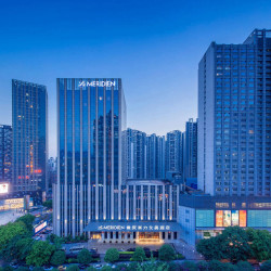 重庆富力艾美酒店2晚+每次住宿100元餐饮消费额+周师兄火锅7折券+博物馆文创优惠券+重庆一日游