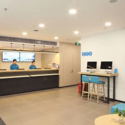 逸庭酒店（深圳宝安大道西乡地铁站店）1晚